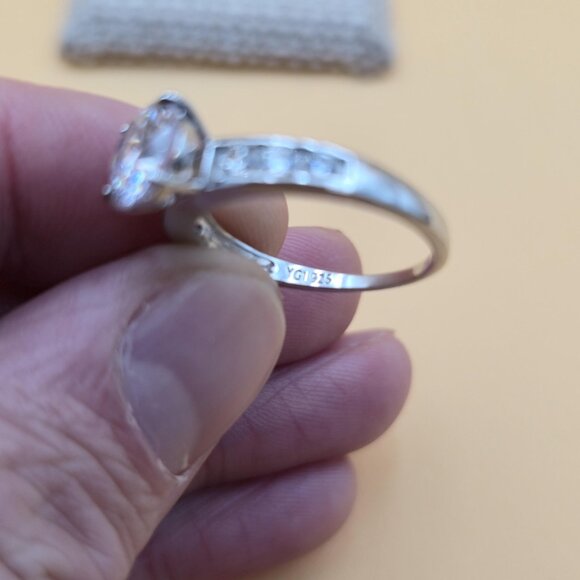 Size 8 Sterling Silver Brilliant Cubic Zirconia Gems Ring A5109 - Picture 7 of 10